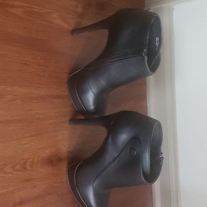 Chinese Laundry high heeled booties